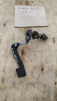 Купити Ford fiesta mk8 ручка кронштейн   регулювання керма оригінальний номер, фото thumb