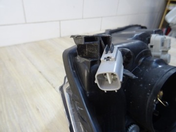 фото thumb №11, Toyota verso рестайлинг ксенон 13-17 лампа правая перед 81110-0f181-00 llu