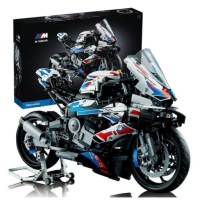 LEGO Technic Мотор BMW M 1000 RR 42130