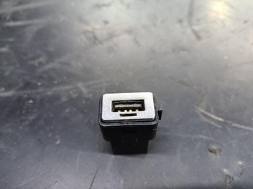 фото thumb №1, Volvo v50 соединитель port usb 8m5t-19a164-va