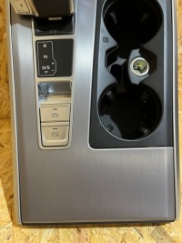 фото thumb №5, Dekor панель средний ручка выборщик audi a6 s6 c8 2018- оригинал демонтаж