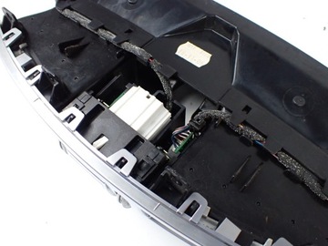 фото thumb №9, Средняя решётка воздуховод часы mercedes s500 w221 a2218300954