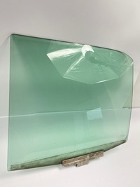 фото thumb №1, Стекло левая зад задняя сторона водителя боковая дверь mercedes w124 sedan