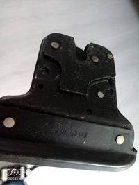 фото thumb №1, Замок кришки багажника зад audi tt 8n0827505e