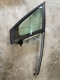 фото thumb №1, Стекло дверь левый перед треугольник peugeot 308 cc