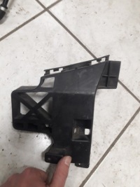 фото thumb №1, Mazda 3 03-06 бампер перед направляющая pod решётка радиатора правый