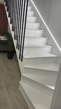 Белый STEP STEPS из конгломерата Technistone.