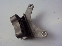 фото thumb №3, Кронштейн подушка коробки alfa romeo giulietta 2010-