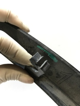 фото thumb №15, Tesla модель y 20- накладка планка крила правий перед 1658692-00-a