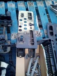 фото thumb №6, Toyota avensis verso 01- крепления сидений 2 ряд ремни болты комплект