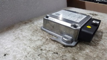 Снятие модуля контроллера подушек безопасности VW 1EA959655AH