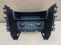 фото thumb №1, Hyundai kona панель середній роз'єм 12v usb