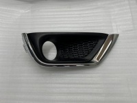 фото thumb №1, Решітка протитуманної фари права решітка радіатора бампер jeep compass 2017- оригінальний номер хром