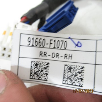 фото thumb №6, Kia оригінальний номер 91660-f1070