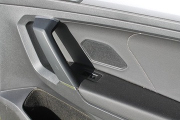 фото thumb №5, Боковина двері оббивка правий зад vw tiguan ii r line шкіра