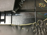 фото thumb №8, Mazda 3 iv 19- молдинг бічна тунель шкіра