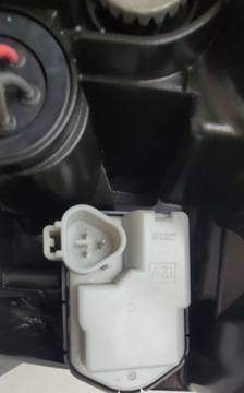 фото thumb №13, Лампа левая линза led toyota avensis iii t27 рестайлинг 2011- koito 05-26