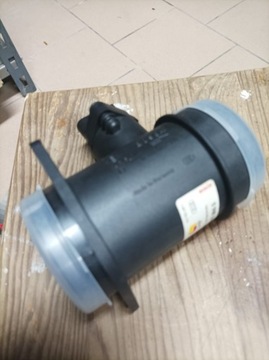 фото thumb №1, Расходомер passat polo t4 lt caddy ibiza bosch 0986284001