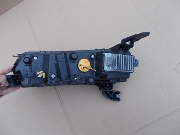 фото thumb №9, Dacia spring лампа правая led верхняя