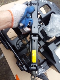 фото thumb №6, Toyota prius iii 09-15 набір ключ домкрат вушко компресор