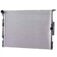 фото thumb №1, Радиатор bmw f30 f80 330xi 340xi 330e