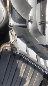 фото thumb №3, Vw golf 5 plus. решітка решітка радіатора. 5m0853655a