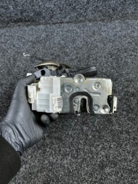 фото thumb №6, Замок двері правий задня задній mercedes w169 лак 791 1697302235q22