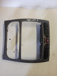 фото thumb №1, Панель рамка средняя радио mrcedes w203 203820410