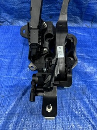 фото thumb №9, Педаль газа тормоза peugeot e-208 ii автоматическая коробка передач 9827704480 9829474380