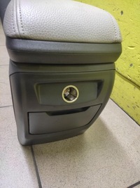 фото thumb №5, Volvo s40 ii туннель средний подлокотник 8687407