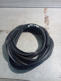 фото thumb №1, Peugeot 2008 ii прокладка крышки багажника 19-