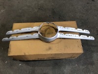 фото thumb №2, Mercedes c klasa w205 2014- молдинг решётка радиатора решётка радиатора