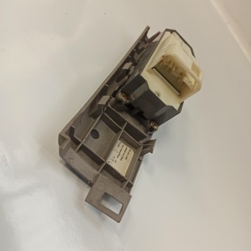 фото thumb №13, Toyota yaris ii переключатель стекло левый перед 74232-0d110