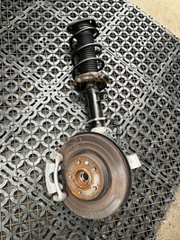 фото thumb №1, Volvo xc40 t3 поворотний кулак ліва амортизаторна стійка