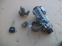 фото thumb №1, Замок зажигания вкладыши ключ mazda 2 dy