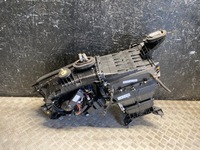 фото thumb №1, Корпус вентилятор land rover range rover velar 2017 j8a219b555fd