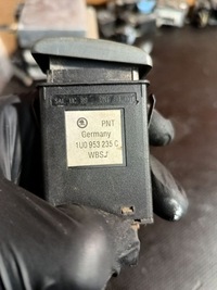 фото thumb №3, Выключатель света аварийных 1u0953235c skoda octavia 1 i