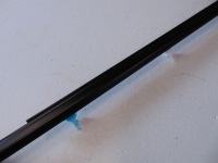 Молдинг уплотнитель правый  перед mazda 626 97-02 Недорого, фото thumb