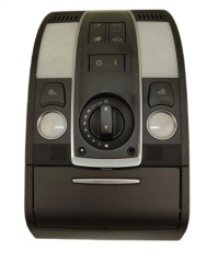 фото thumb №1, Audi q7 4l лампа салона потолочный передняя czarna s-line 4l0947135p