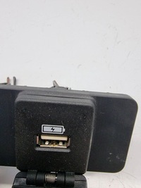 фото thumb №2, Land rover range rover sport l494 2021 разъём / соединитель usb