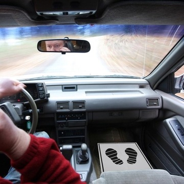 60 штук одноразовых автомобильных ковриков для защиты пола.