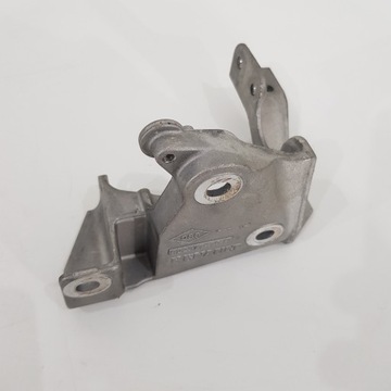 фото thumb №1, Лапи кронштейн renault master 2.3 dci 922377470r