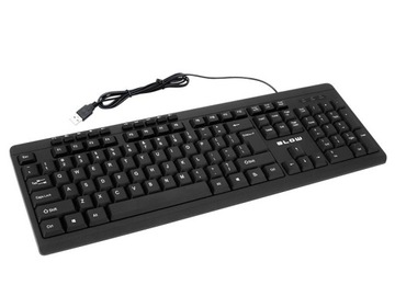 Удар по проводной USB-клавиатуре компьютера
