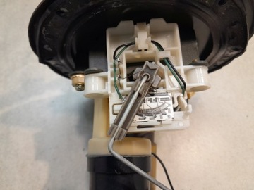 фото thumb №5, Насос топлива поплавок toyota avensis t22 1.6