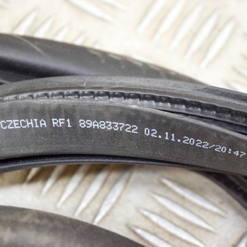 фото thumb №6, Audi q4 sportback e-tron 2022 правая сторона резиновая прокладка дверь задних