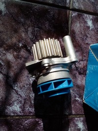 фото thumb №1, Насос воды vw golf passat eos polo sharan fox jett