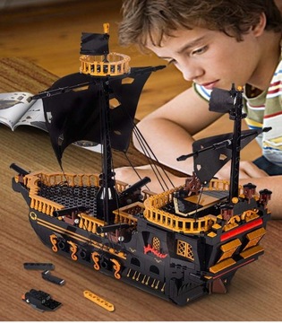 Конструкторы PIRATE SHIP большие 1288 элементов MOLD KING CREATIVE