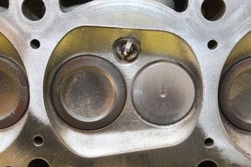 ГОЛОВКА A3 8P GOLF V SKODA 1.6 MPI BSE 06B103373T