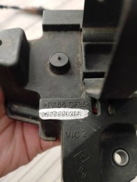 фото thumb №3, Отбойник капот renault scenic iii левый 625580028r