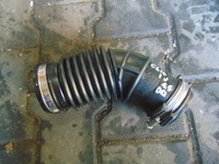 фото thumb №2, Труба повітря renault clio iv 165758885r